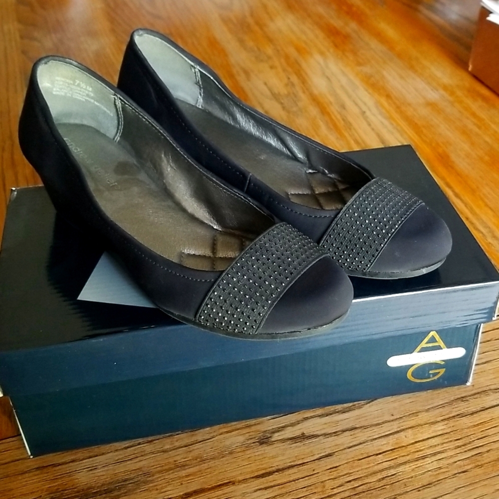 Andrew Geller black dress shoe. Size 7.5 M